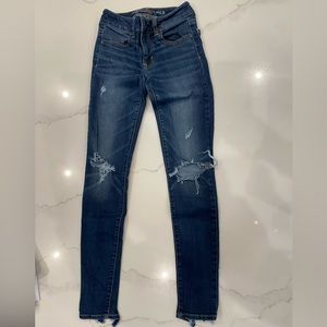 AMERICAN EAGLE dark wash jeans